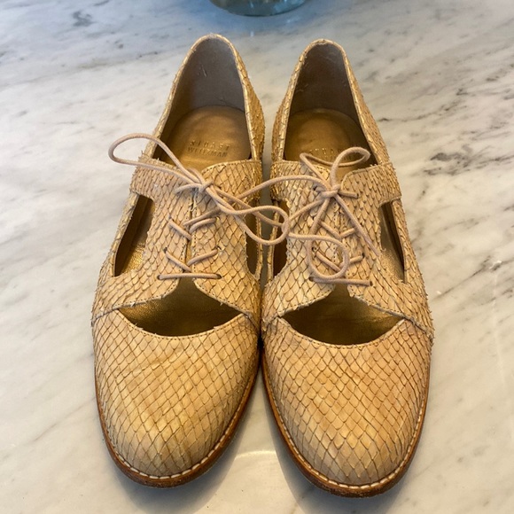 Stuart Weitzman Shoes - STUART WEITZMAN| Snake Textured Cut-Out Oxfords - sz 7.5